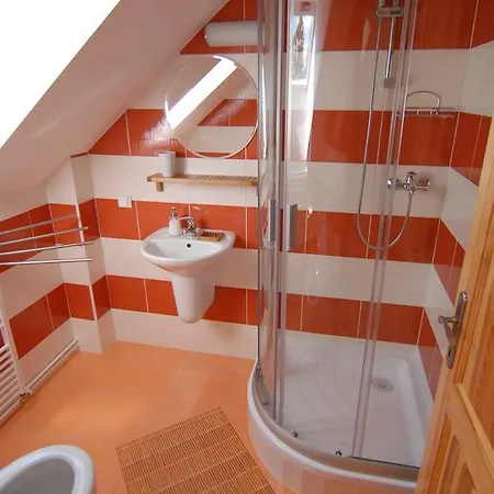 Dvůr