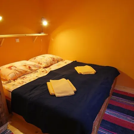 Apartament Dvur *
