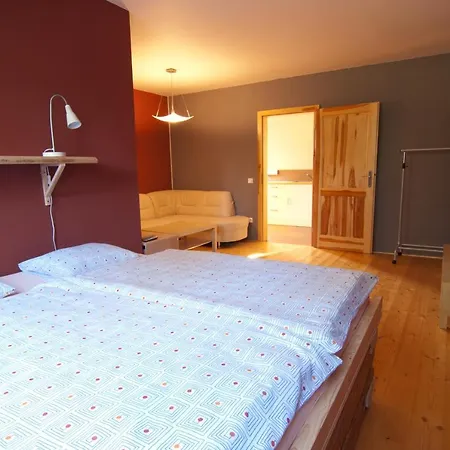 Apartament Dvur *
